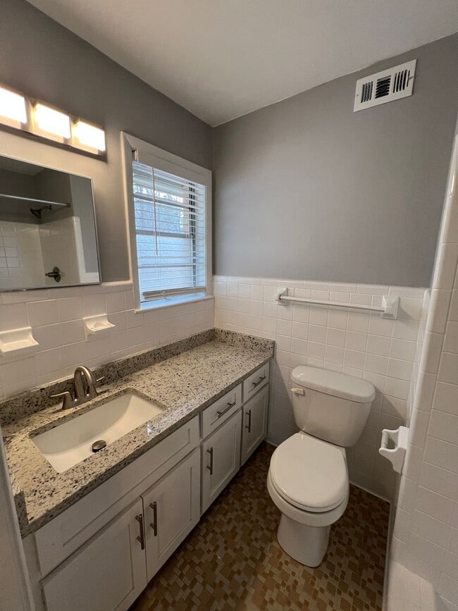 Photo - 3057 Pharr Ct N Northwest Unidad G2