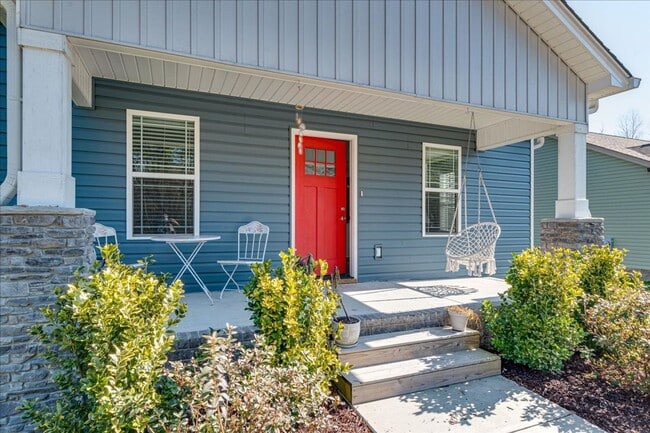 Photo - Beautiful 3 Bedroom Home on a Corner Lot with Modern Upgrades!