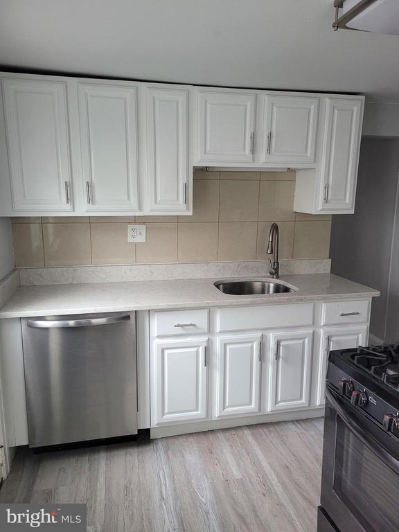 Photo - 160 McClellan St Townhome