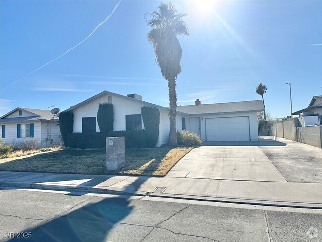 Building Photo - 6429 Bugbee Ave Rental