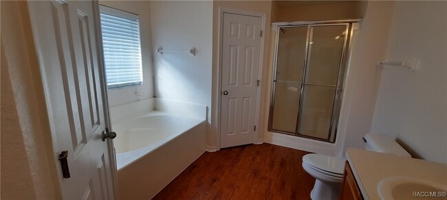 Photo - 9 Elder Ct W