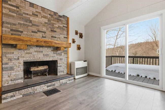 Photo - 25 Hilltop Dr