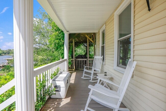 Photo - 1722 McDaniel St