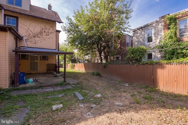 Photo - 724 E Locust Ave