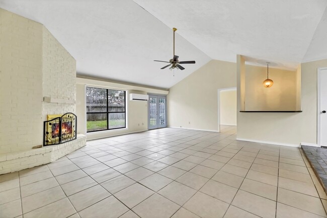 Photo - 9842 Pinehurst St