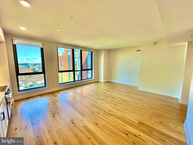 Photo - 1211 Van St SE Unit 1201