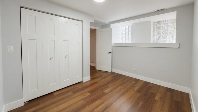 Photo - 932 N Richmond St Unit 1F
