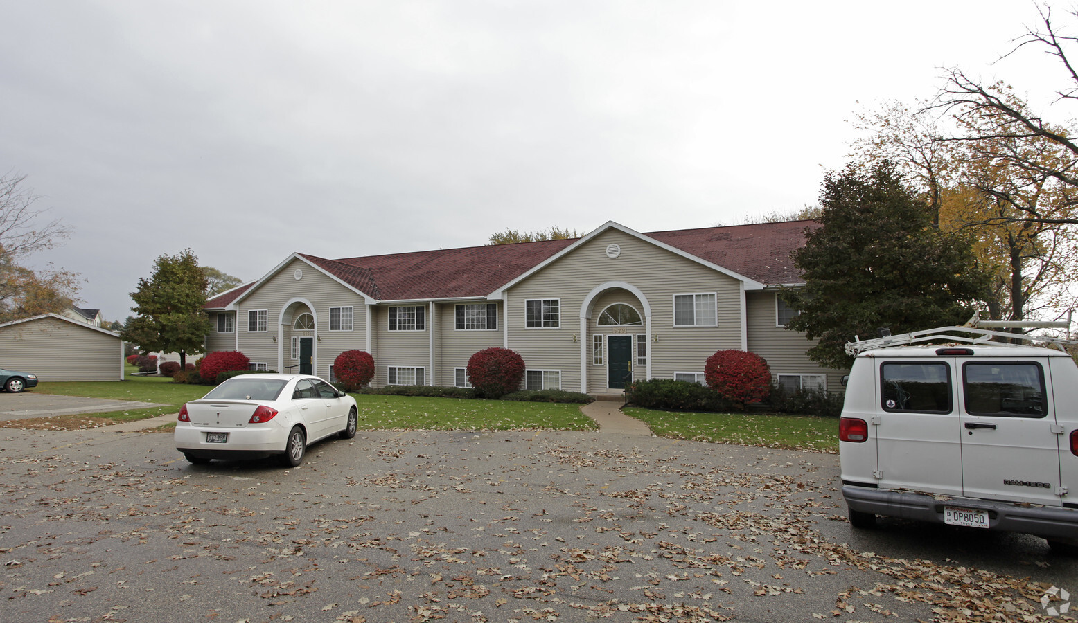 Town & Country Apartments - Town & Country Apartments