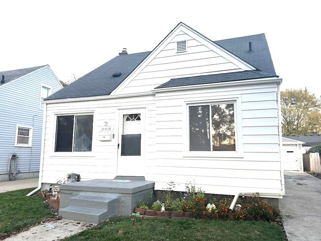 Building Photo - 21536 Panama St