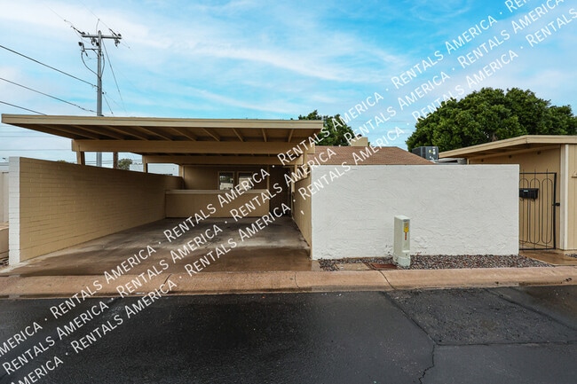 6626 N Majorca Ln W