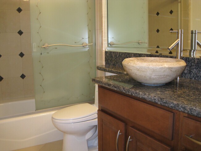 Photo - 1259 Ardmore N Ave Unit 207