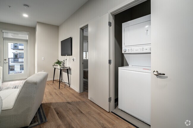 1BR, 1BA - 818SF - Laundry