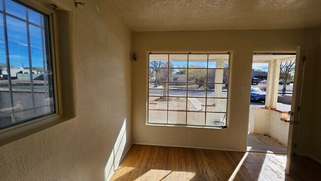 Photo - 5321 Marble Pl NE Unidad A