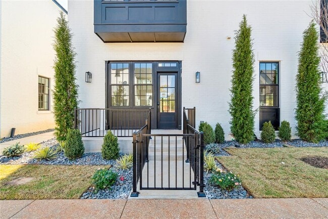 Photo - 18814 Selah Wy