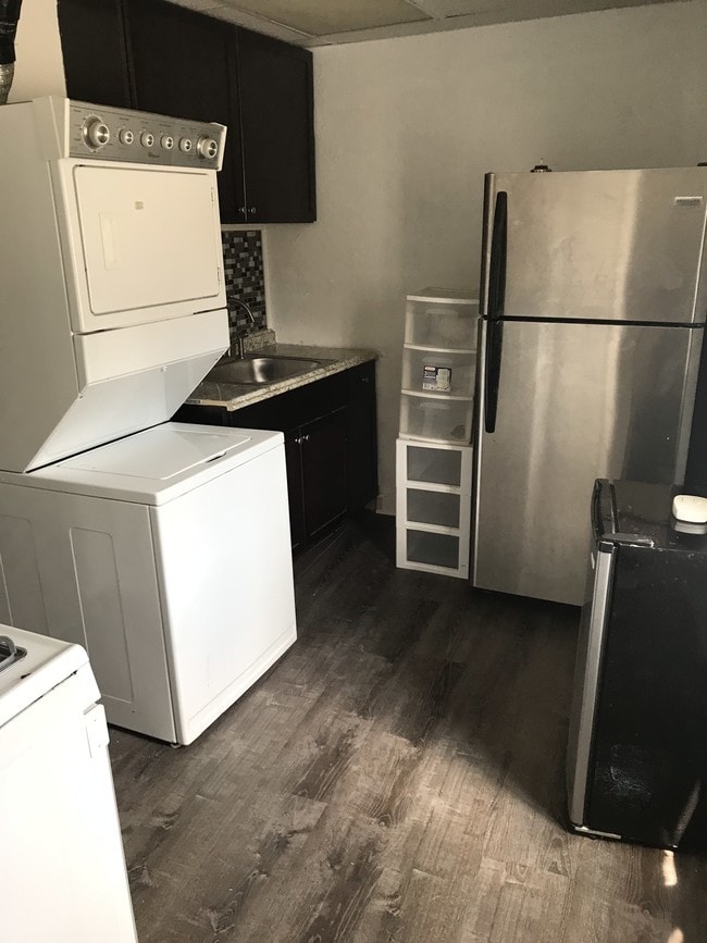 Building Photo - 3812 Pier St