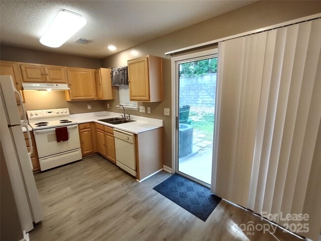 Photo - 8338 Rudolph Rd