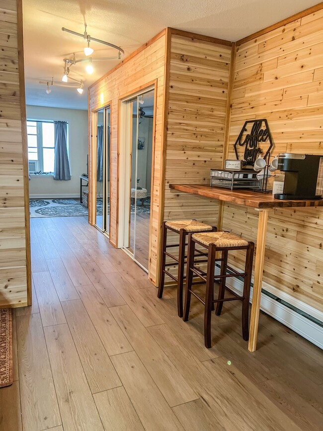 Photo - 617 N 8th St