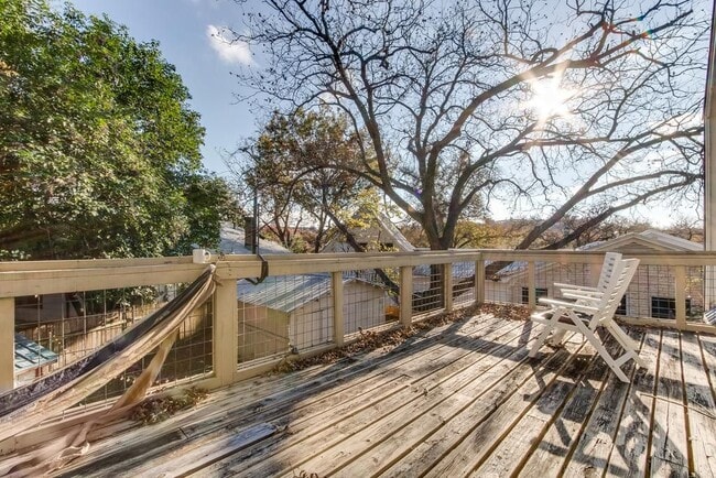 Photo - 3109 Hemphill Park