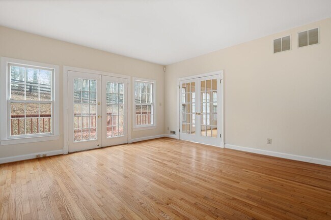 Photo - Very well maintained 5BR 4.5BA Colonial on 2.3 acres