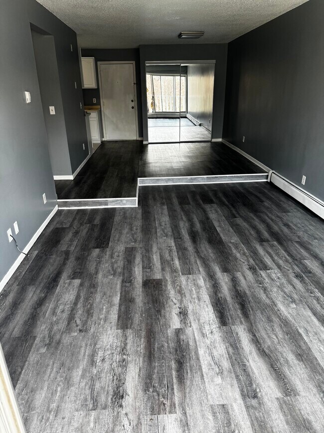 Photo - 1601 N Innsbruck Dr Unidad Black Forest Condos