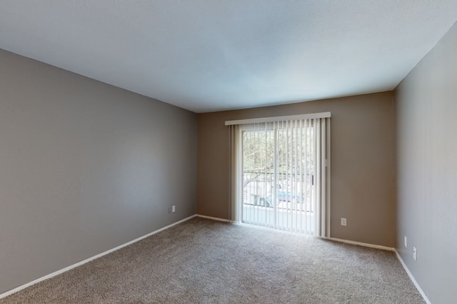 1x1 a.jpg - Highland Park Apartments