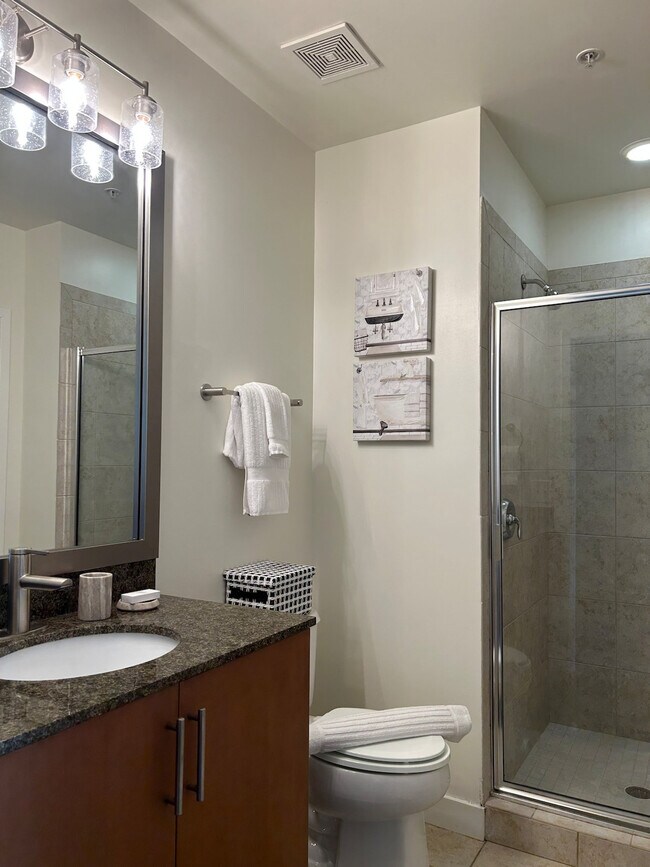 Photo - 300 S Church St Unidad SI ID1344154P