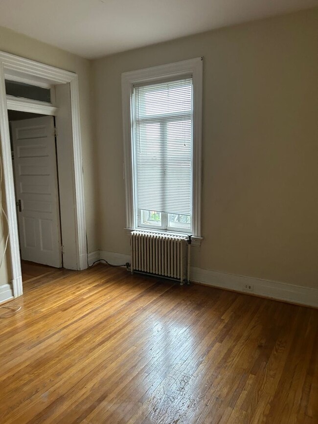 Photo - 40 N Queen St Unit 2R