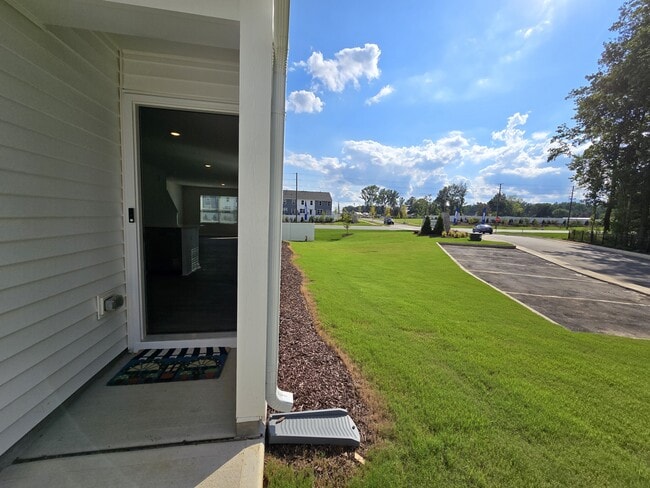 Photo - 114 Holmes Corner Dr