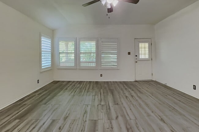 Photo - 4611 Echo Lake Dr