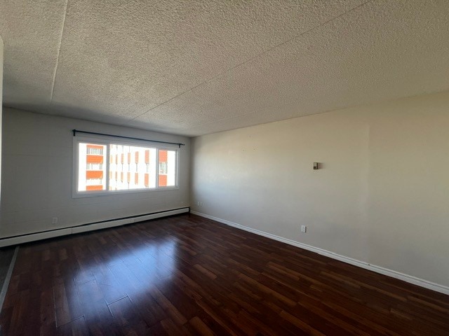 Photo - 16421 Stony Plain Rd Unité SR404