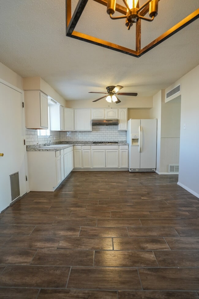 Photo - 10525 Champlain St