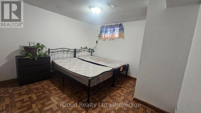 Photo - 39 Frey Crescent