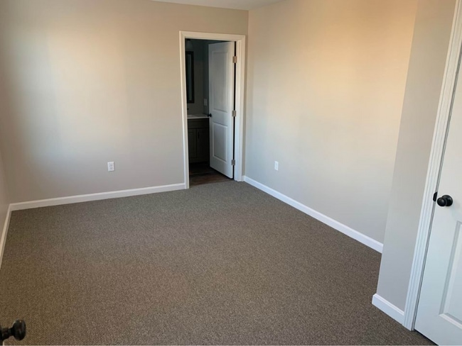 Photo - 8 College Ave Unit 2