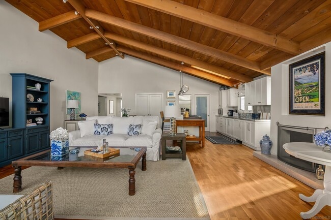 2122 Paseo Dorado