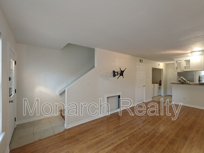 Photo - 620 SW 10th Ln