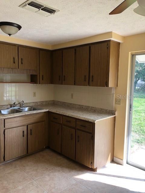 Photo - 6630 Atis St