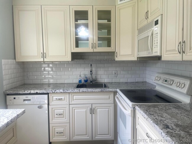 Building Photo - 640 Monaco Blvd Unit 640