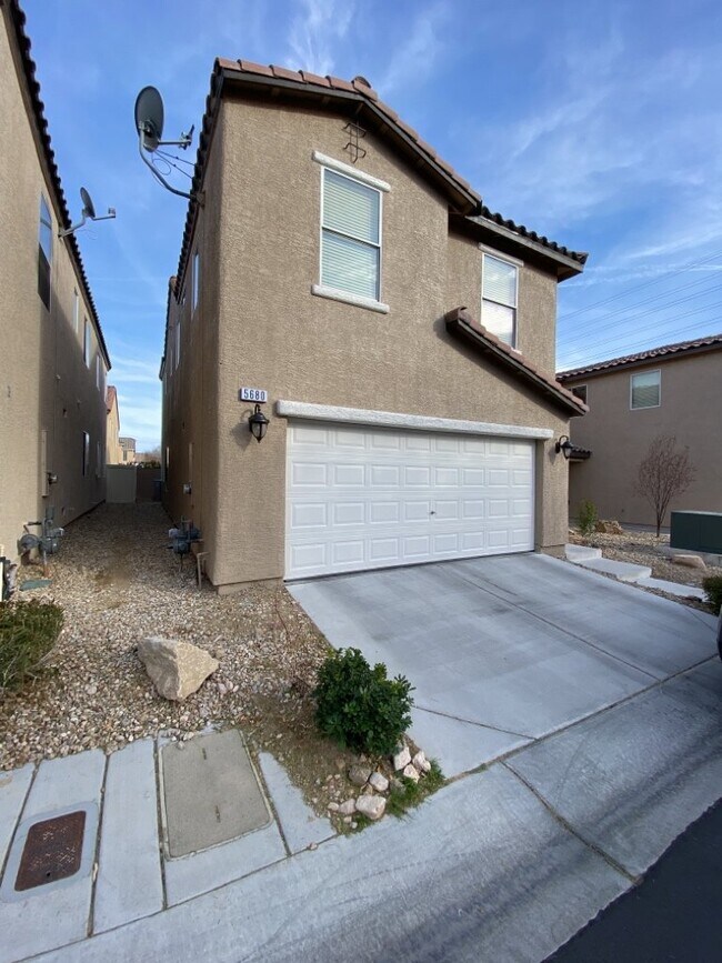 Photo - Stunning 3-bedroom, 2.5-bathroom rental