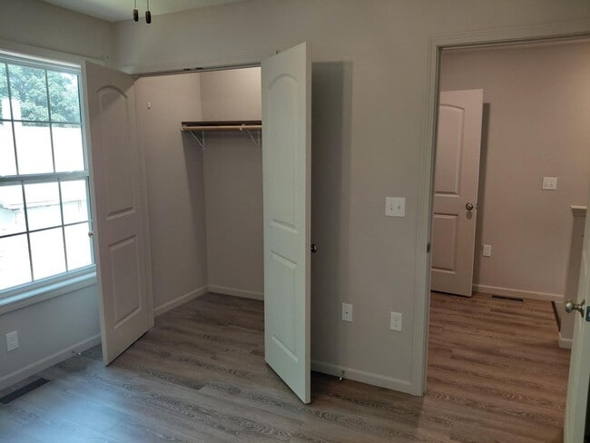 Photo - 113 N 6th St Unidad 11