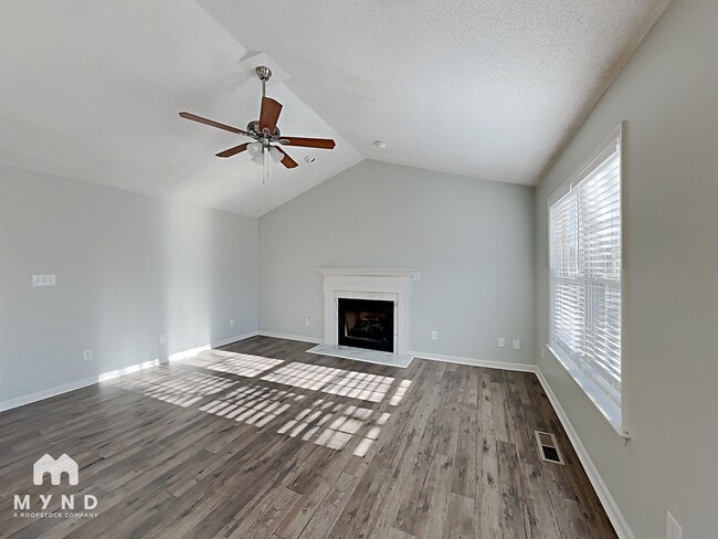 Photo - 108 Lippizanner Pl