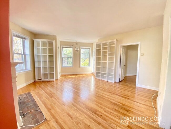 Photo - 840 New Hampshire Ave NW