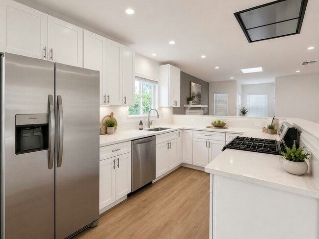 Photo - 12542 Emelita St