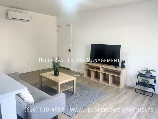 Building Photo - 523 E Live Oak Ave Unit D