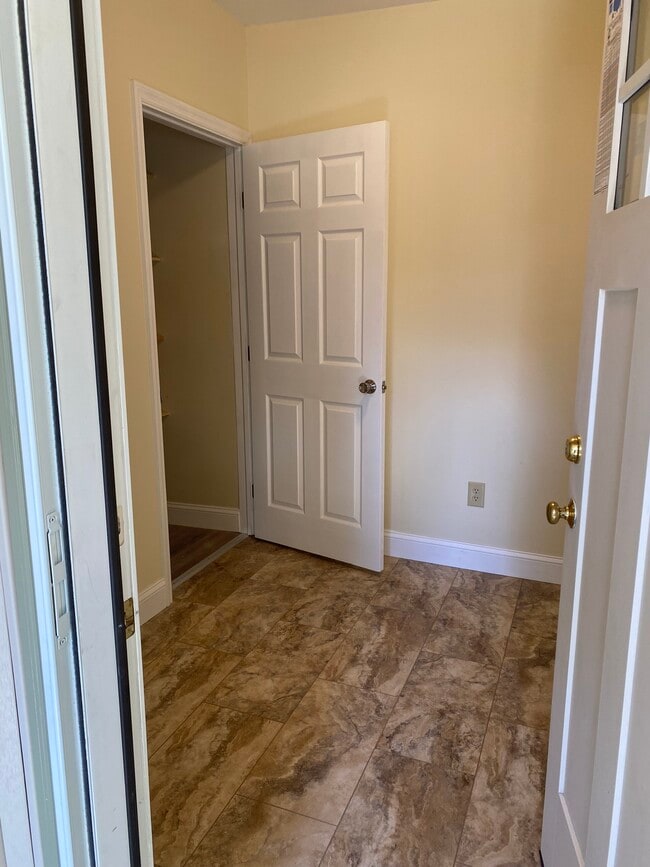 Photo - 1445 Hunter Ave