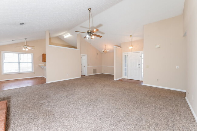 Photo - 641 Marble Arch Ave