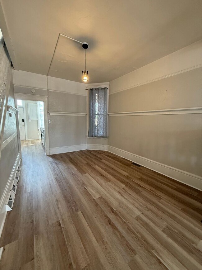 720-722 W Granite