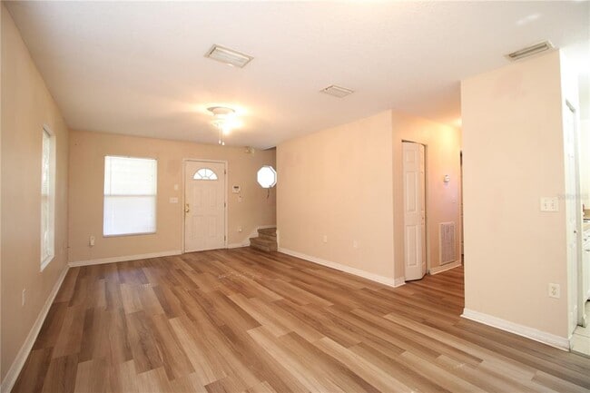 Photo - 720 Newton Ave S