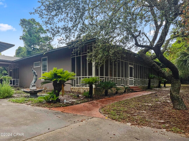 Building Photo - 216 Sundial St