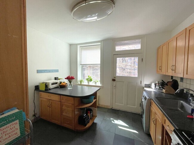 Photo - 640 W Waveland Ave Unidad 1E