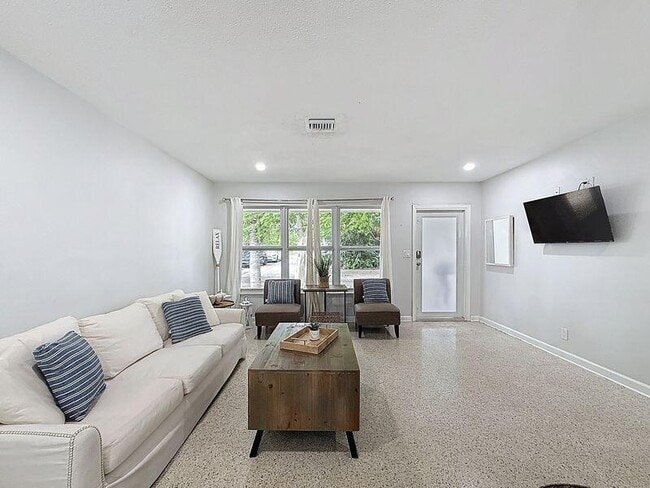 Photo - 2840 NE 16th Ct